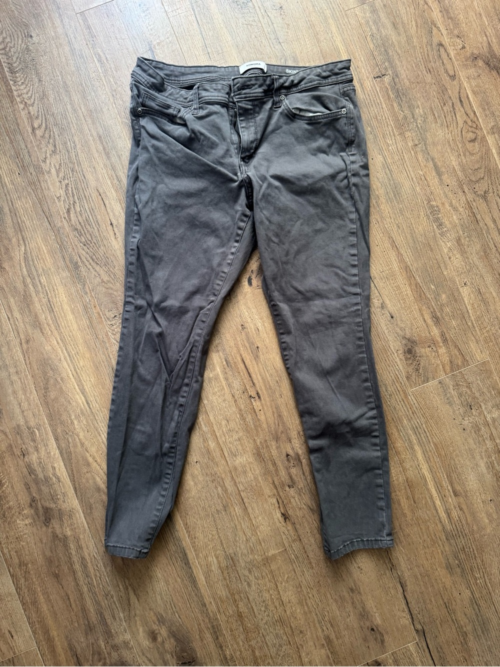 Sonoma Women’s Charcoal Cropped Pant